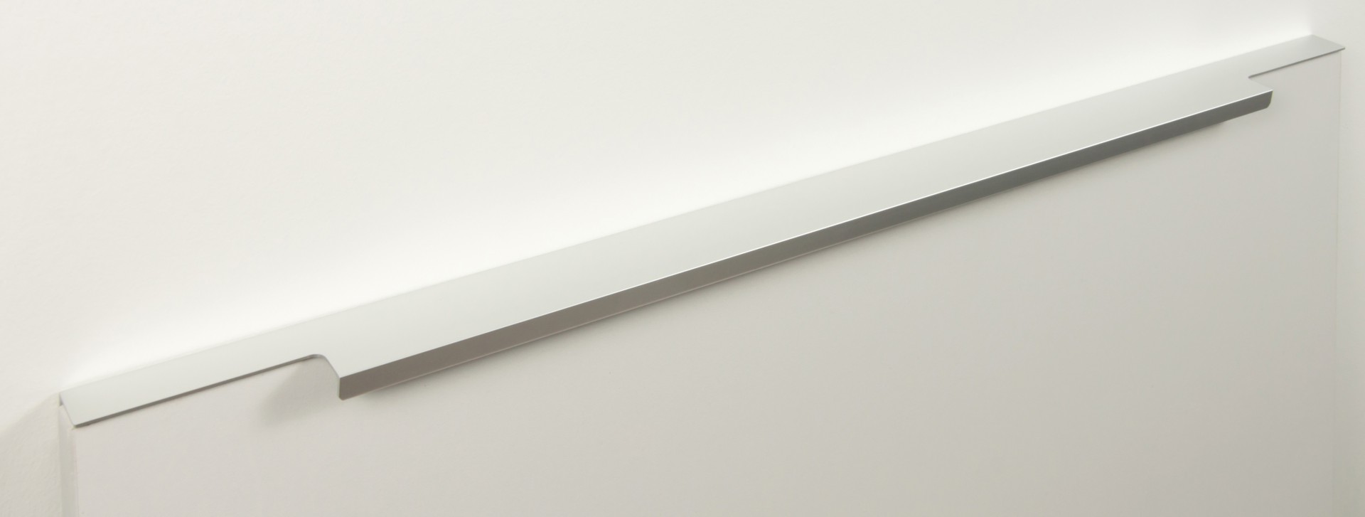 BRD RT109SC.1 ручка торцевая 600 мм RAY матовый хром