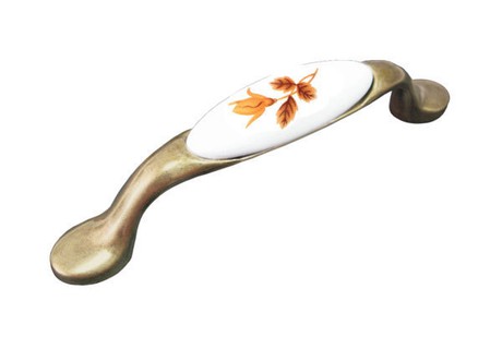 BRD RS113АВ.W16 ручка-скоба 96 мм старинная латунь с керамикой бутон (снято)