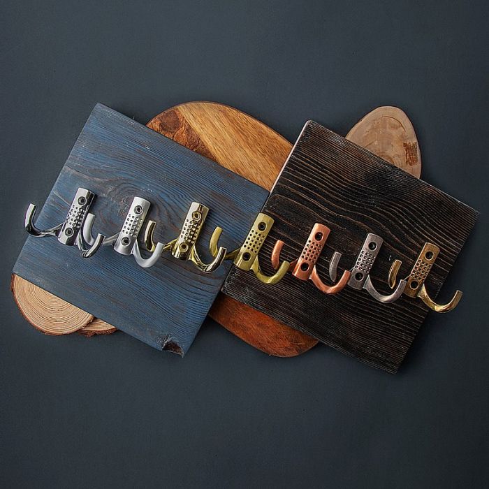 KR 0061 AB Крючок 2-х рожковый с перфорацией античная бронза (заказ)