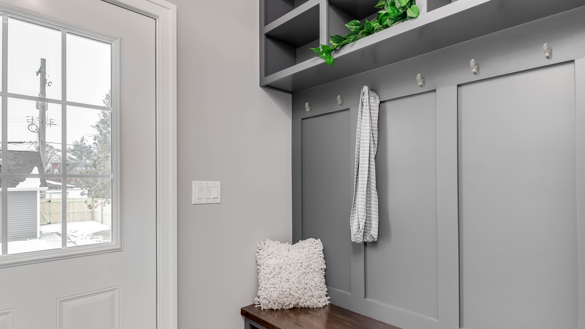 BRD K104BSN.9 Крючок SKY однорожковый Атласный сатиновый никель (заказ)