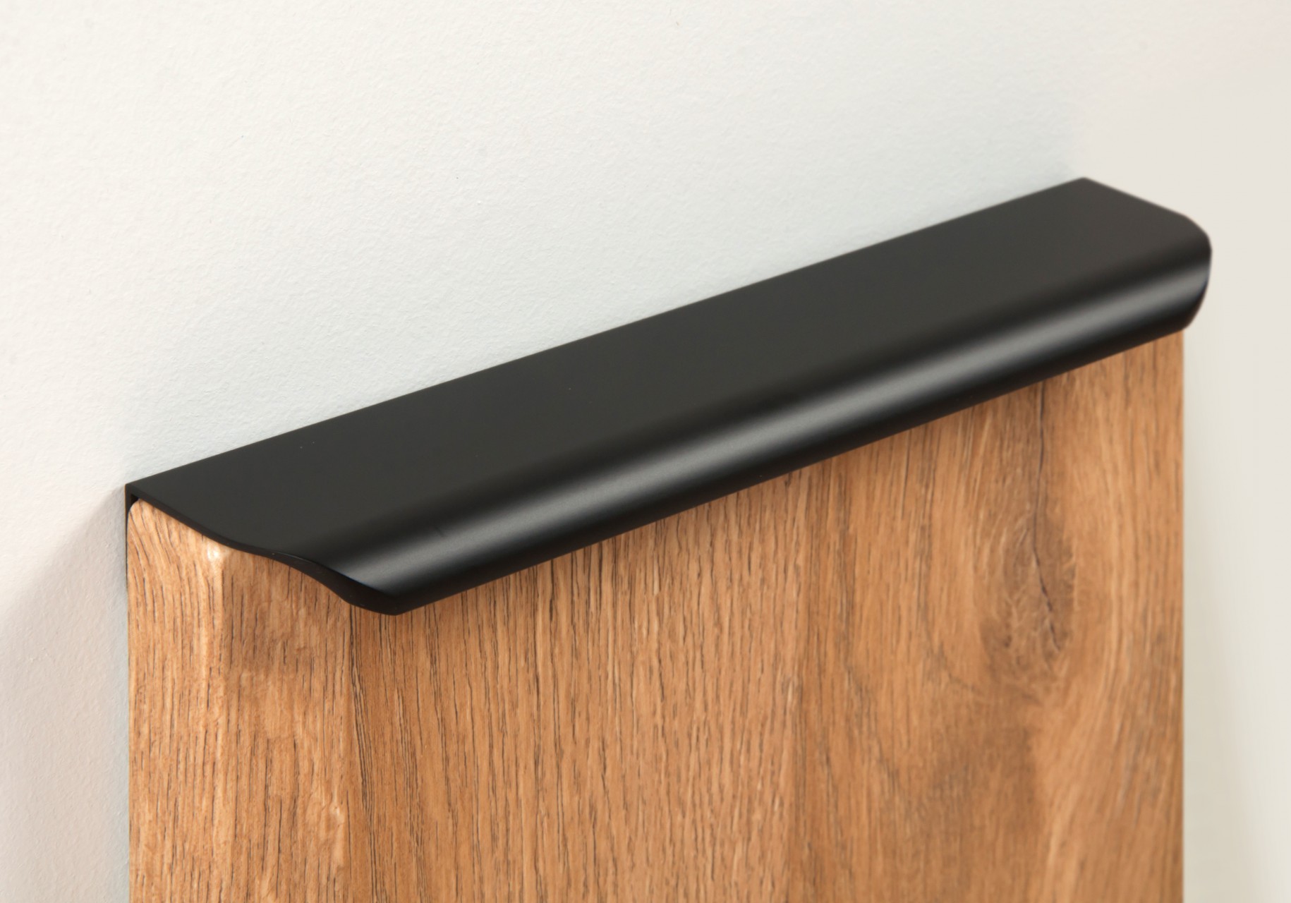 BRD RT110BL.1 ручка торцевая 150 мм MONTE черный матовый