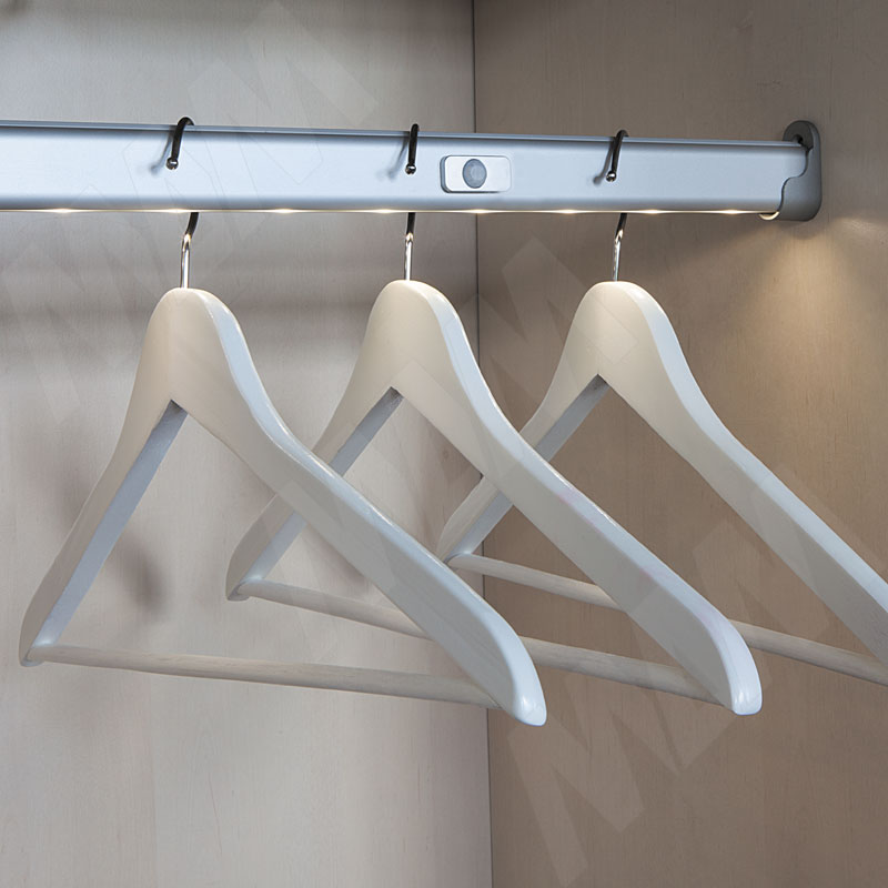 Штанга с подсветкой, с датчиком движ. и аккумул, серебро, 1162мм, нейтрал. белый 4500К, 1,2W