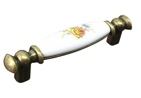 BRD RS115АВ.W02 ручка-скоба 96 мм старинная латунь с керамикой желтая роза (снято)