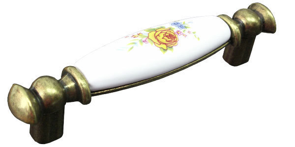 BRD RS115АВ.W02 ручка-скоба 96 мм старинная латунь с керамикой желтая роза (снято)