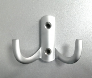 Крючок Qarmaq 2-х рожковый матовый хром