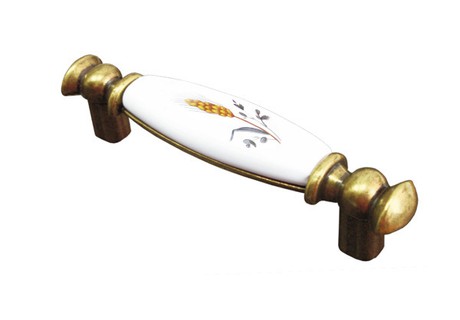 BRD RS115АВ.W03 ручка-скоба 96 мм старинная латунь с керамикой колос (снято)