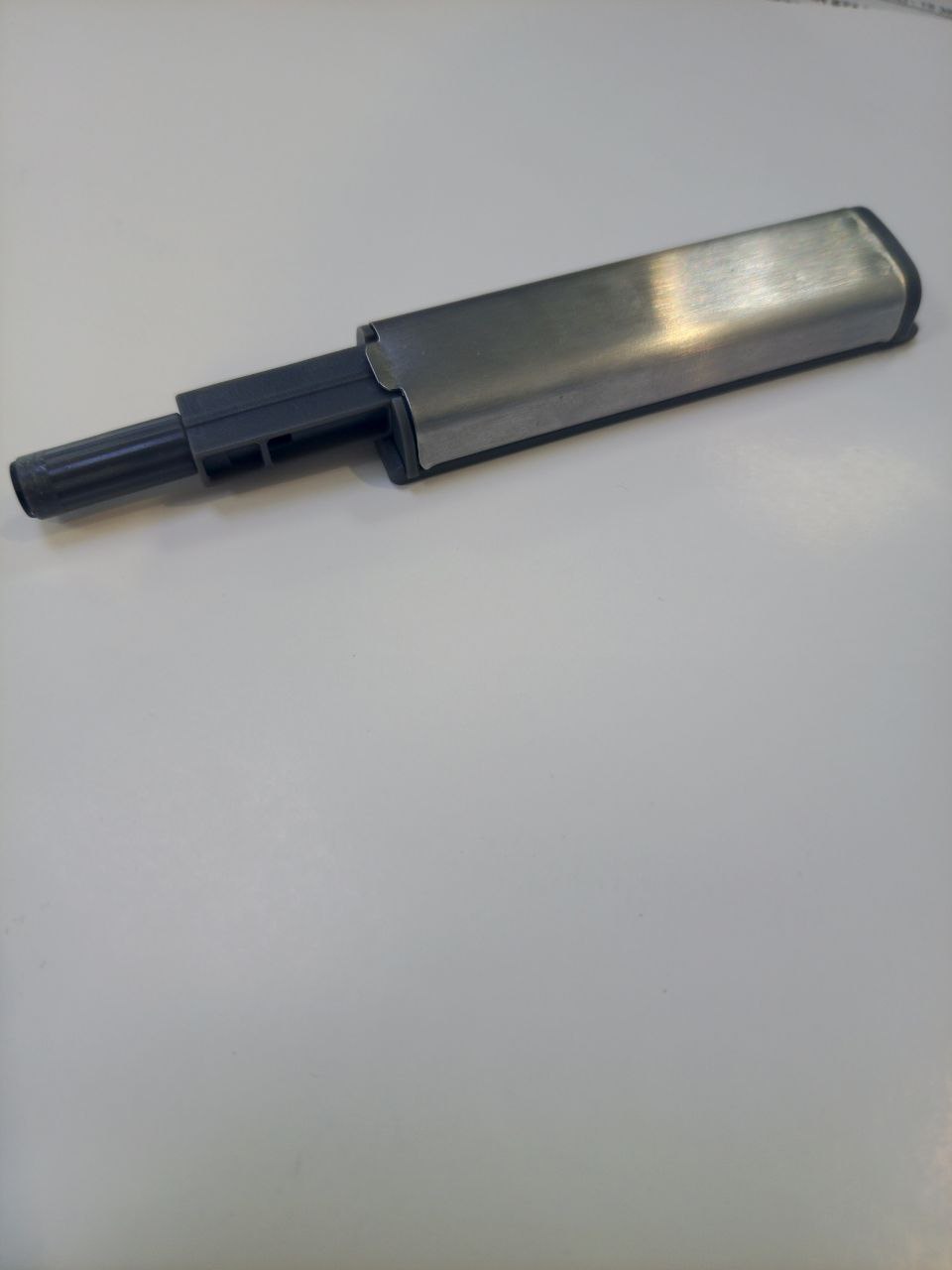 УД упор-защёлка с толкателем, скр. крепл (аналог AMF12/SST)