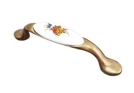 BRD RS113АВ.W02 ручка-скоба 96 мм старинная латунь с керамикой желтая роза (снято)