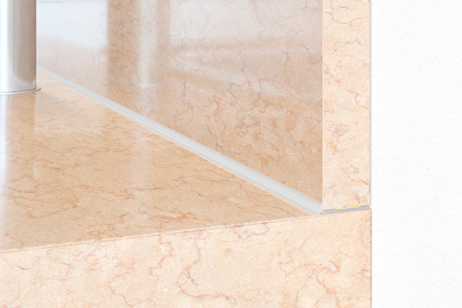 16086391-001  Уплотнитель самоклеящийся L=5000 мм, для стеновых панелей и столешниц, цвет транспарен