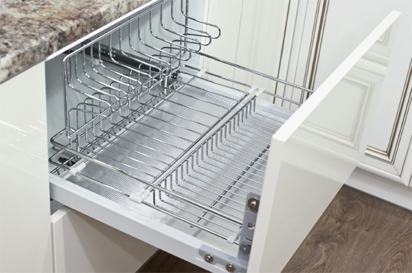 Сушка выдвижная в нижнюю базу 900, с доводчиком, отделка хром (заказ)