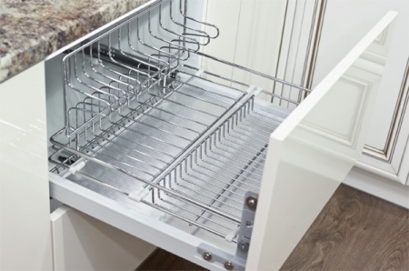 Сушка выдвижная в нижнюю базу 600, с доводчиком, отделка хром (заказ)